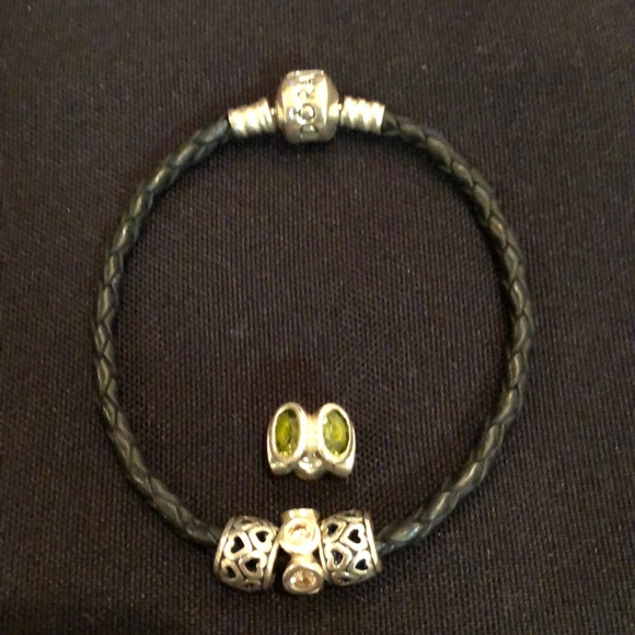 Pandora bracelet and charms bundle - Picture 3 of 8